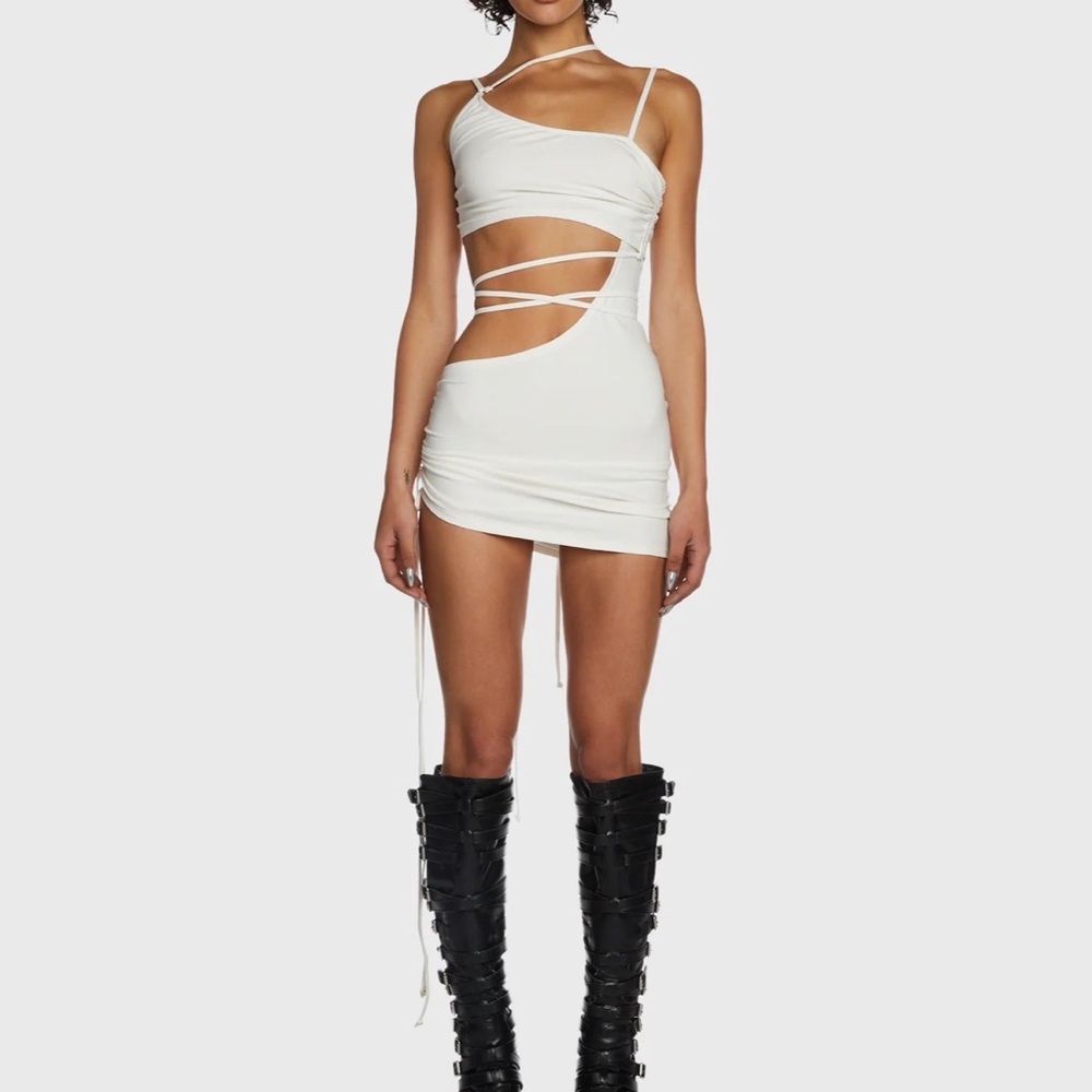 Elegant White Cut-Out Dress